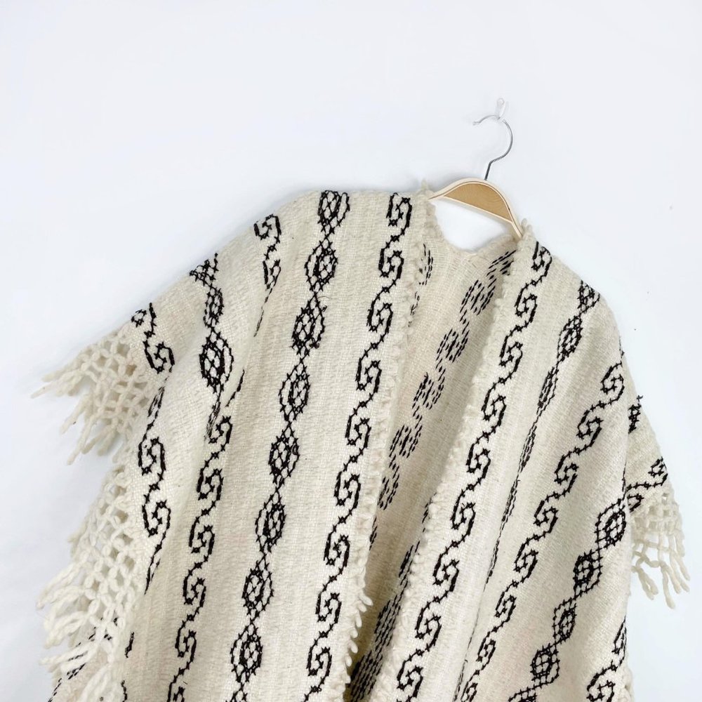 ⚡️SOLD⚡️ vintage wool western caftan poncho - one size - Picture 6 of 6